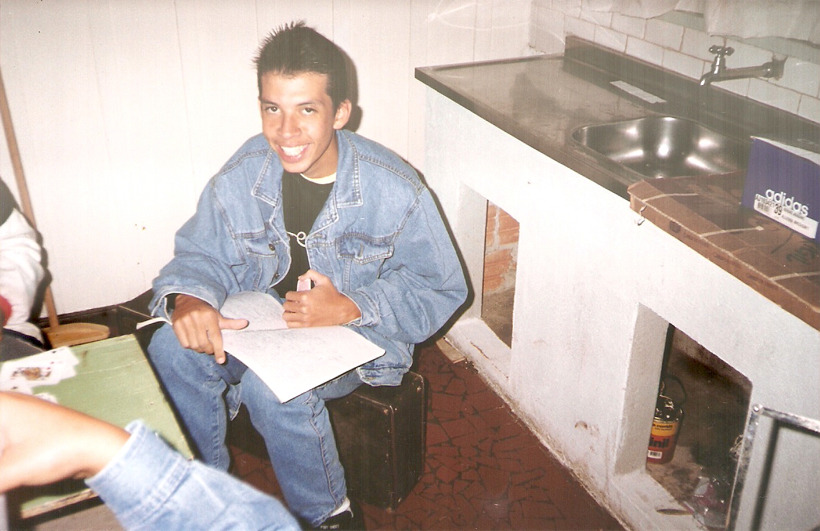 1995-Christian Cozinha sala de ensaios.jpg